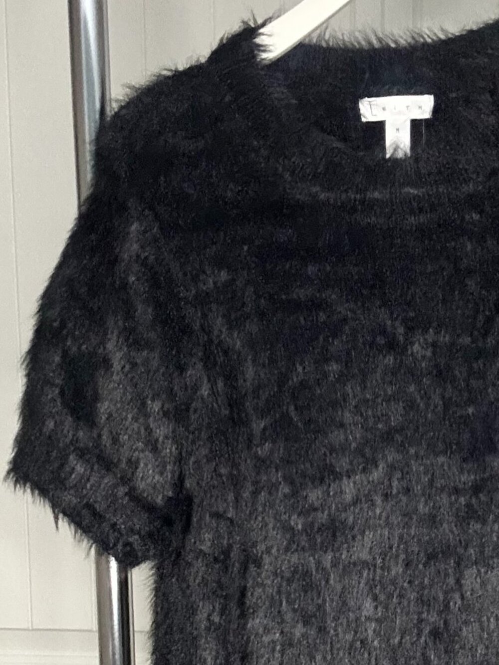 Leith Black Fuzzy Short-Sleeve Sweater | size medium